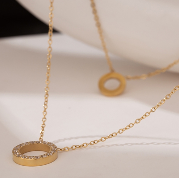 Delicate Layered Necklace - Picture 3 of 6